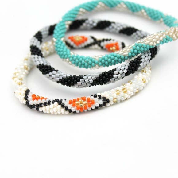 Set of 3 Crocheted Glass Bead Stacking Bracelets NWoT - Picture 2 of 6